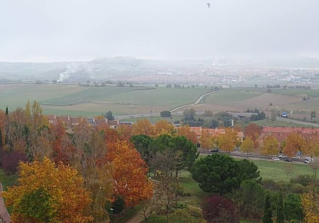 Nieblas matinales sobre Zaratán, vistas desde Parquesol.