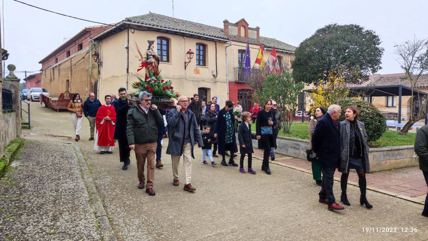 Las imágenes del estreno de la alfombra floral en Villalán de Campos