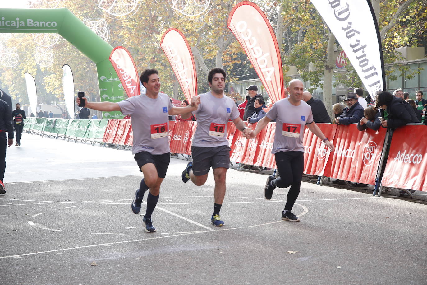 En imágenes, los equipos participantes en la VII Carrera de Empresa Adecco (11/13)