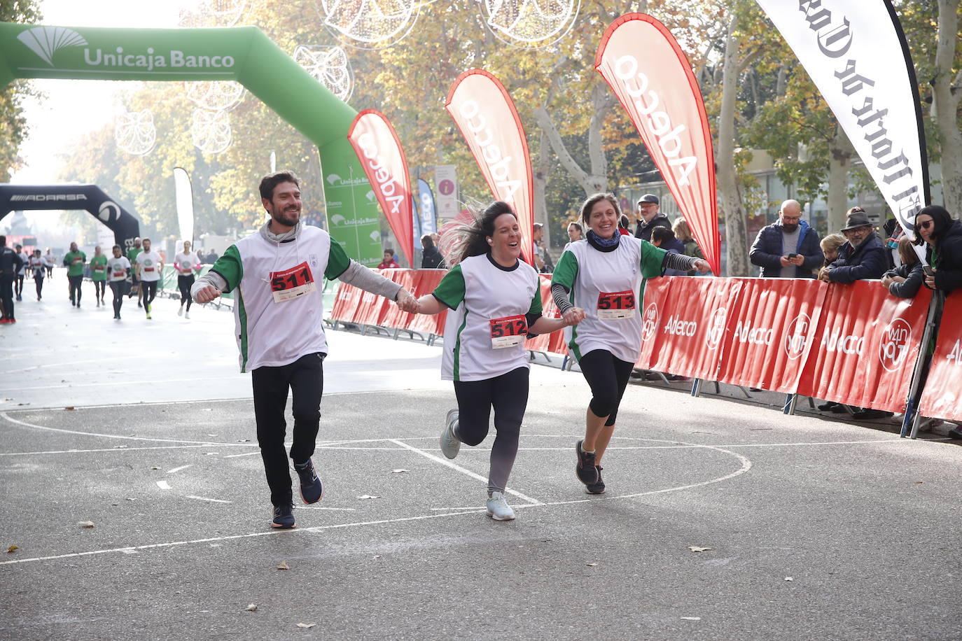 En imágenes, los equipos participantes en la VII Carrera de Empresa Adecco (12/13)