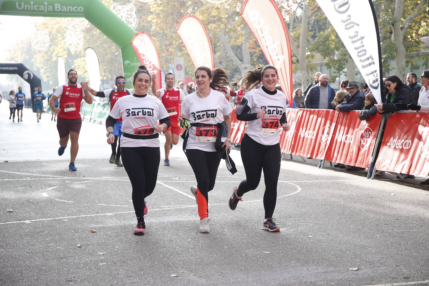 En imágenes, los equipos participantes en la VII Carrera de Empresa Adecco (12/13)