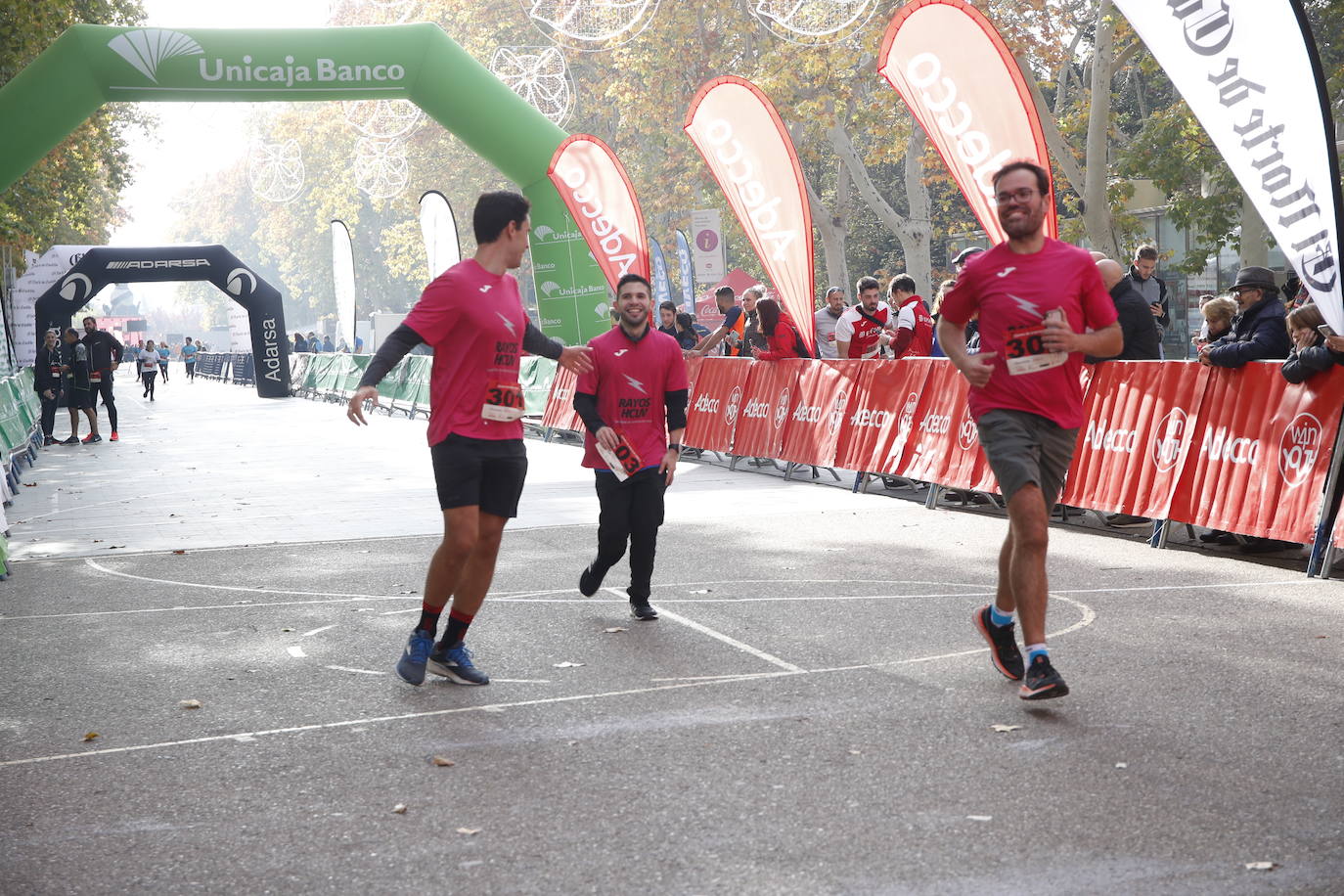 En imágenes, los equipos participantes en la VII Carrera de Empresa Adecco (12/13)