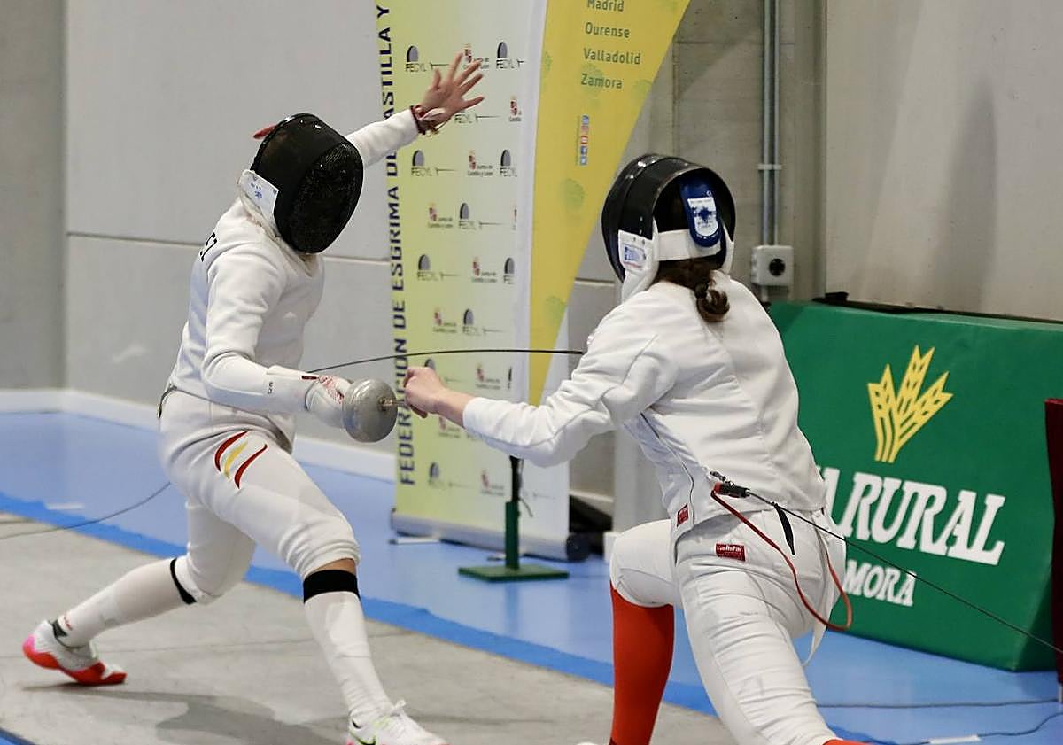 Imagen principal - Inés García se adjudica el Torneo Nacional de espada de Valladolid