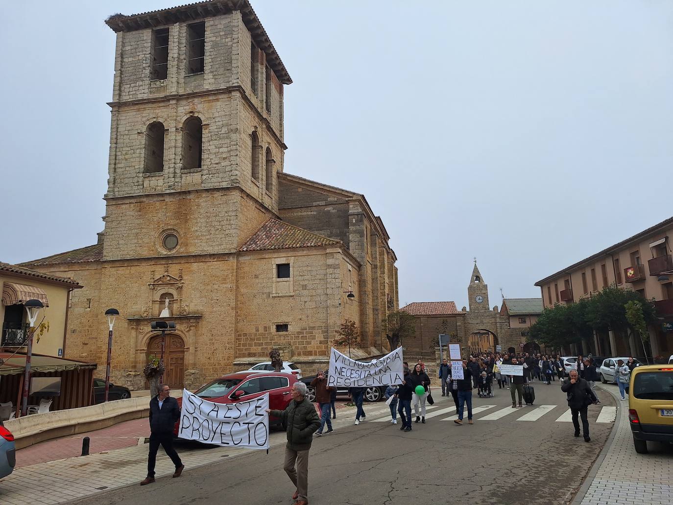 La manifestación de Villabrágima por el proyecto municipal de residencia de ancianos