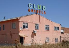 Fachada del club de alterne Anabela, en Mayorga, en una imagen de archivo.