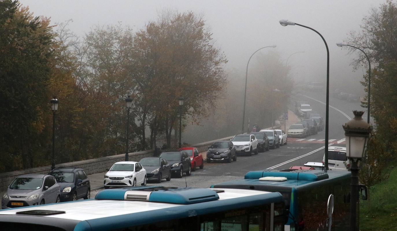 Lunes de intensa niebla en Segovia