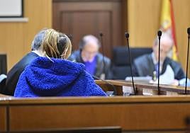 La acusada, en el banquillo de la Audiencia de Valladolid.
