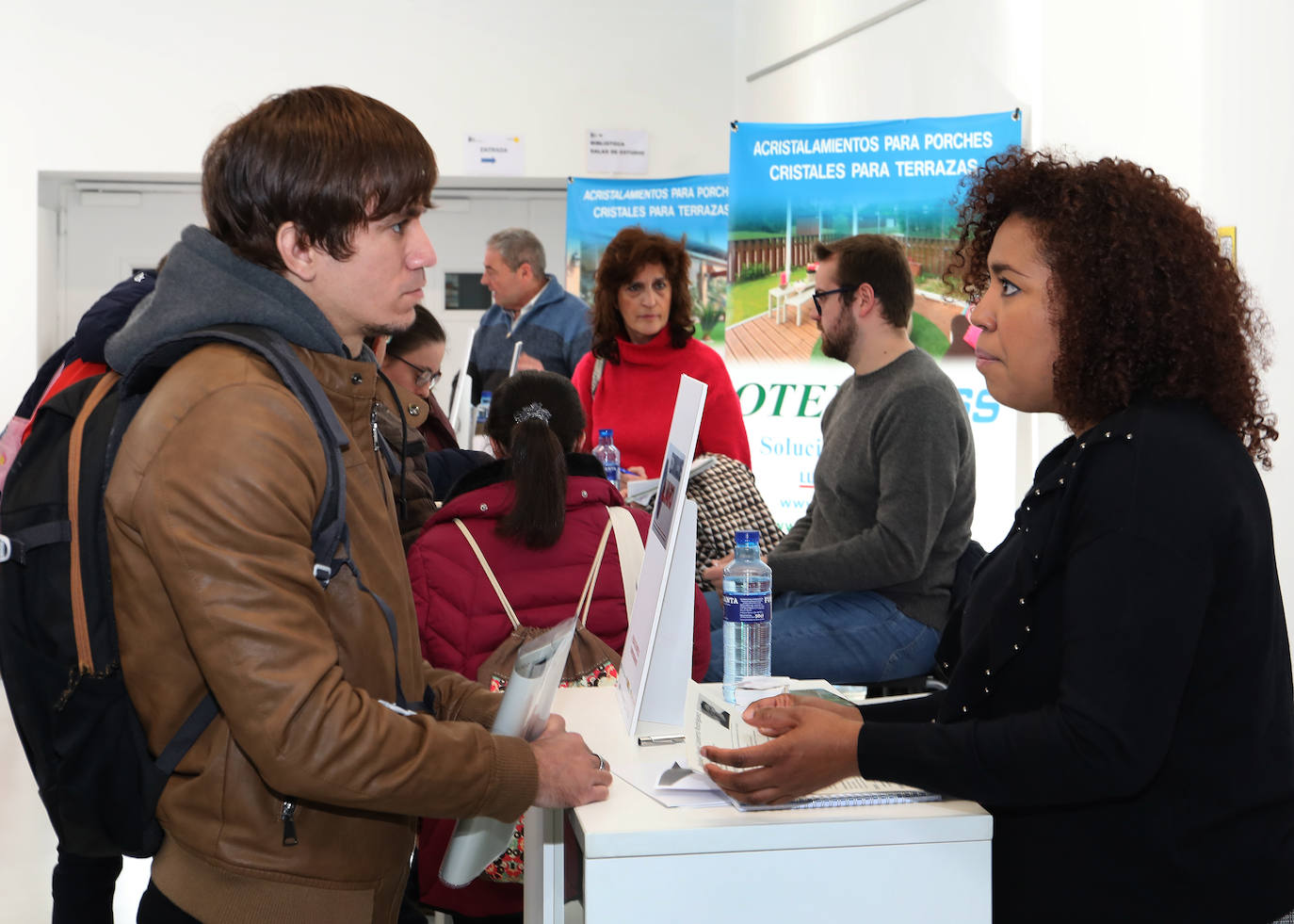 La VIII Feria del Empleo de la Cámara reúne a 400 jóvenes en el Lecrác