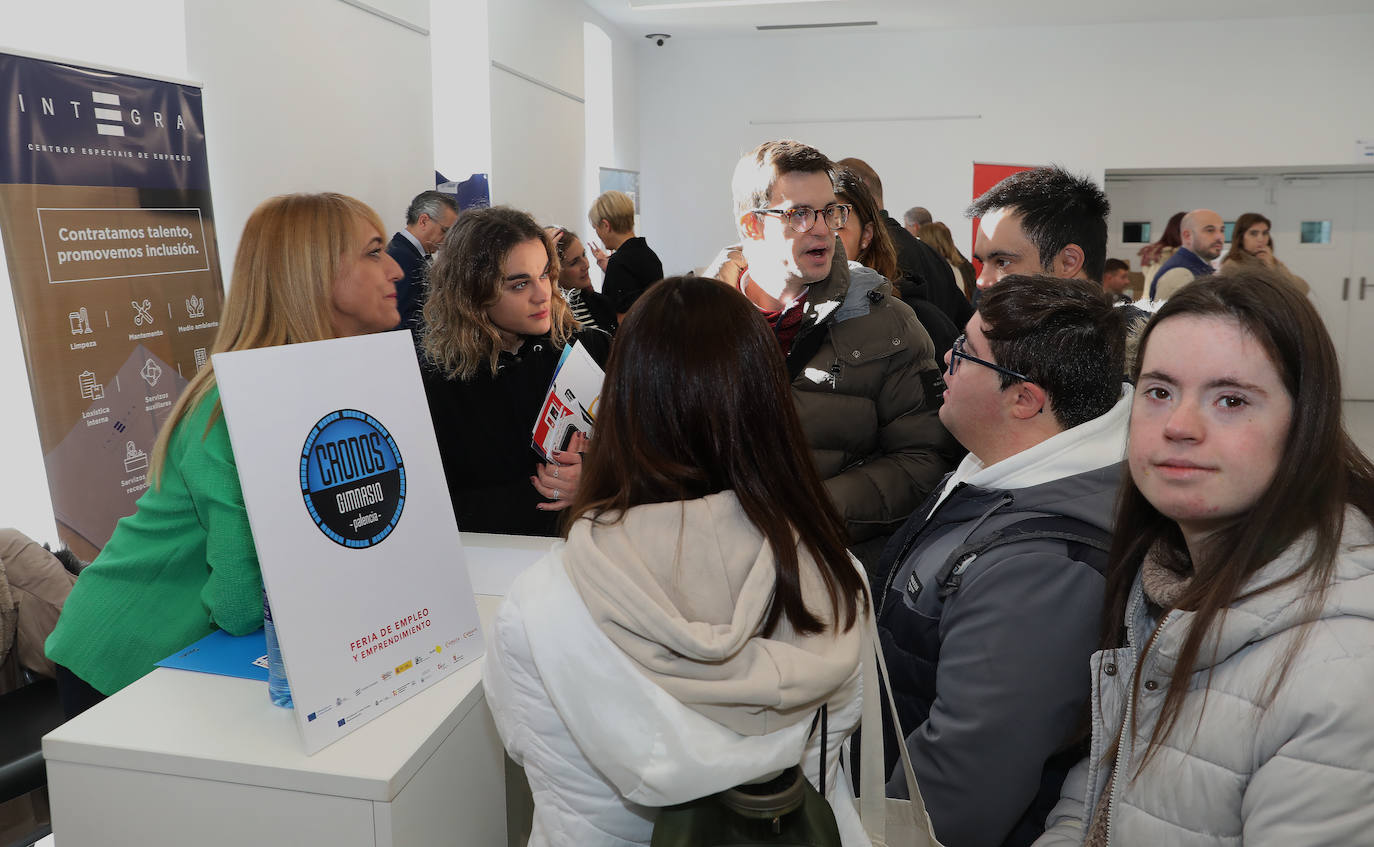 La VIII Feria del Empleo de la Cámara reúne a 400 jóvenes en el Lecrác