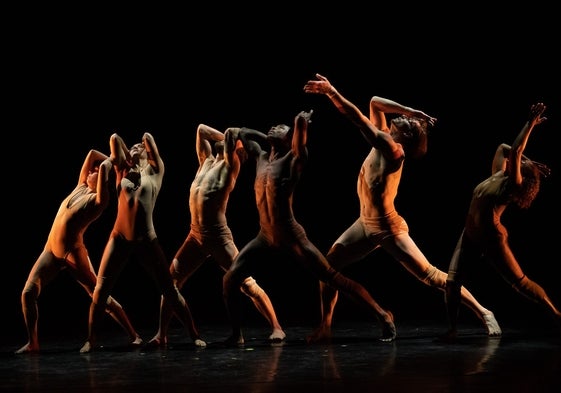 Un número de baile del conjunto de danza Pilobolus.