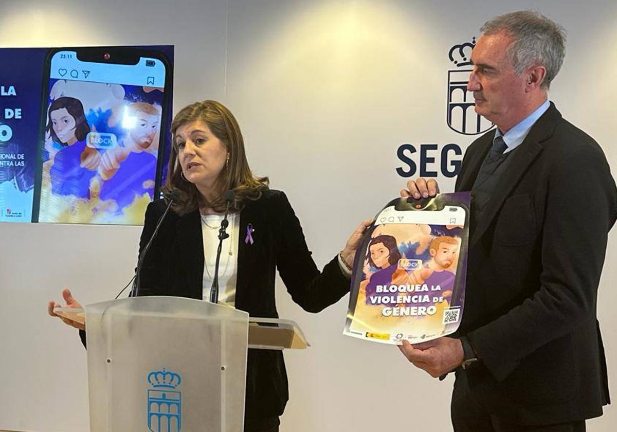 La concejala de Igualdad, Azucena Suárez, y el alcalde, José Mazarías, presentan el cartel.