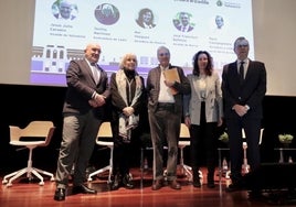 Jesús Julio Carnero (alcalde de Valladolid), Teófila Martínez (exalcaldesa de Cádiz), Francisco Cantalapiedra (moderador de la jornada), Mar Vázquez (alcladesa de Almería) y José Francisco Ballesta (alcalde de Murcia).