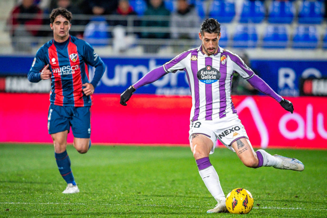 La victoria del Real Valladolid ante el Huesca, en imágenes