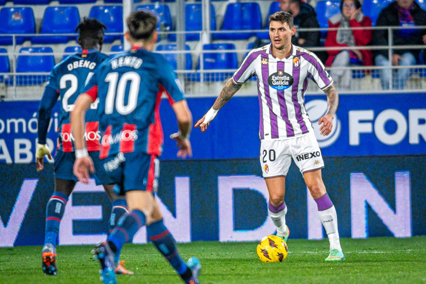 La victoria del Real Valladolid ante el Huesca, en imágenes