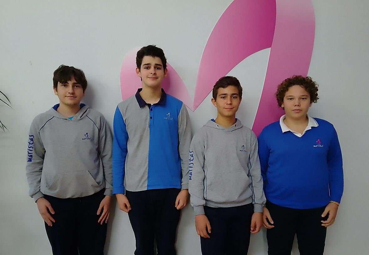 Integrantes del grupo ganador.