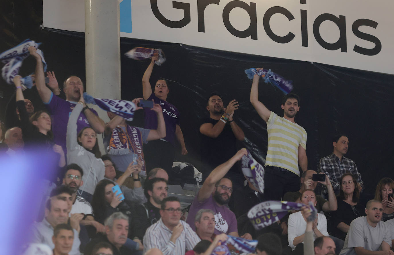 La afición del Zunder Palencia, fiel hasta el final