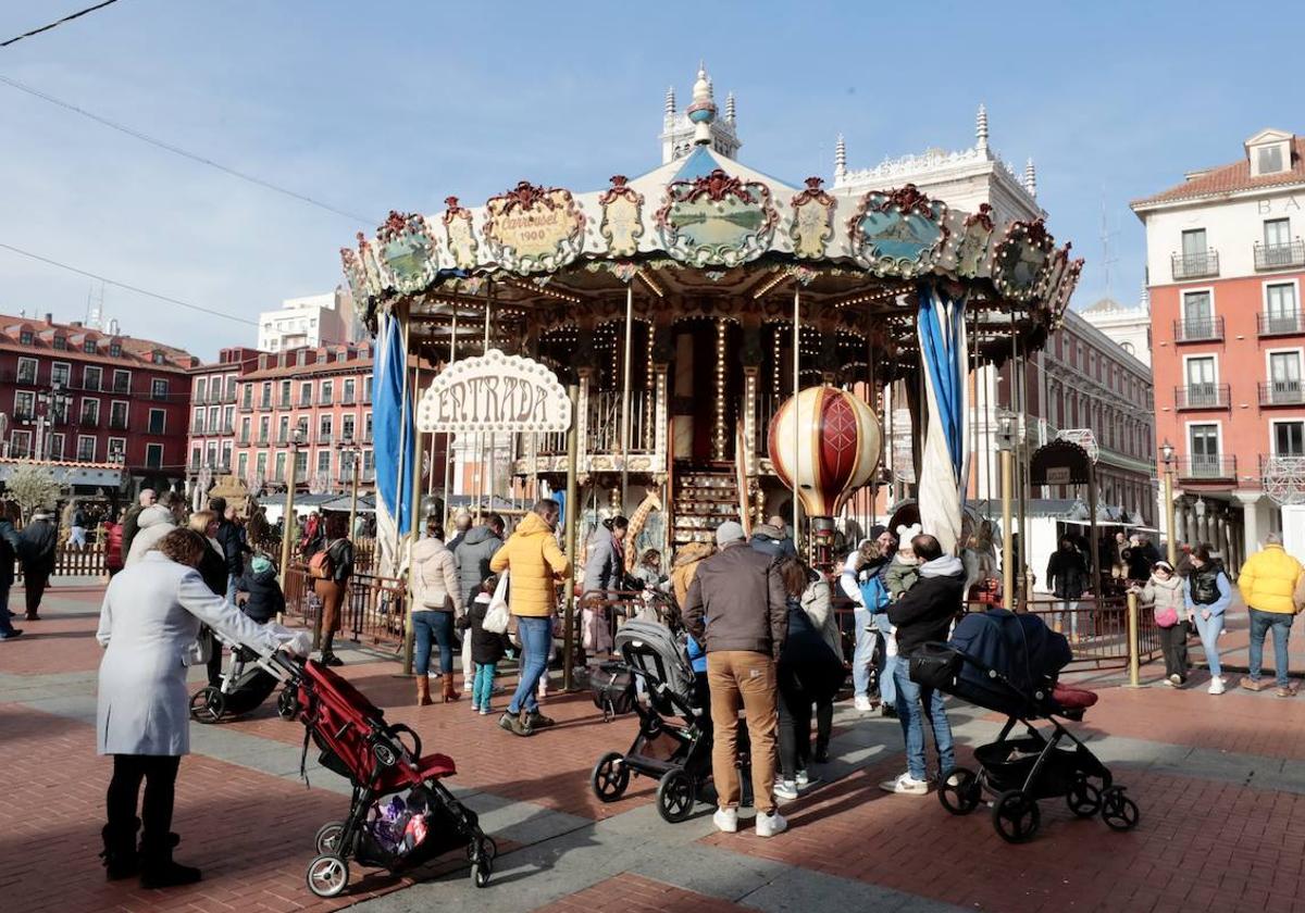 Imágenes del ambiente navideño en la Plaza Mayor (2/2)