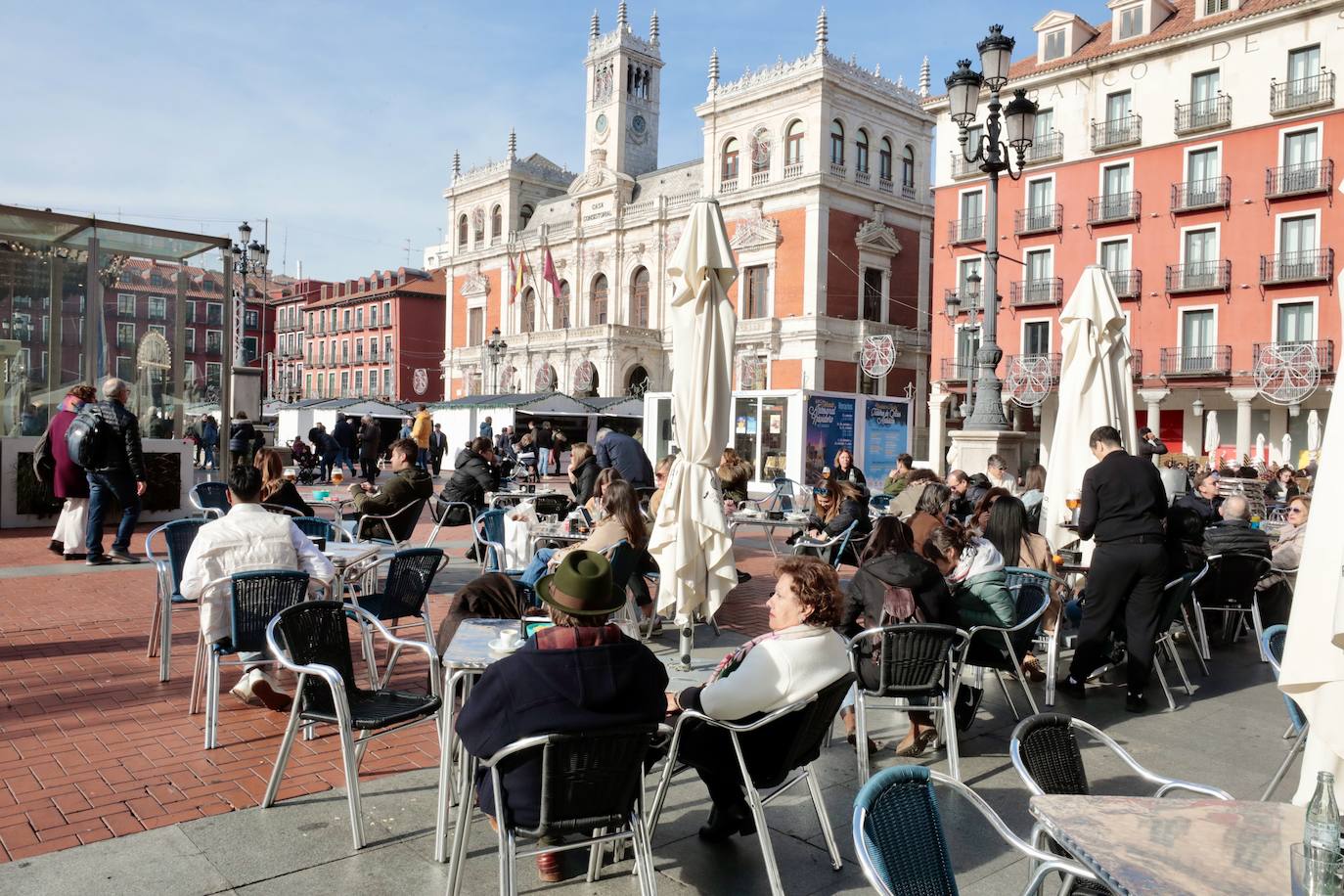 Imágenes del ambiente navideño en la Plaza Mayor (2/2)