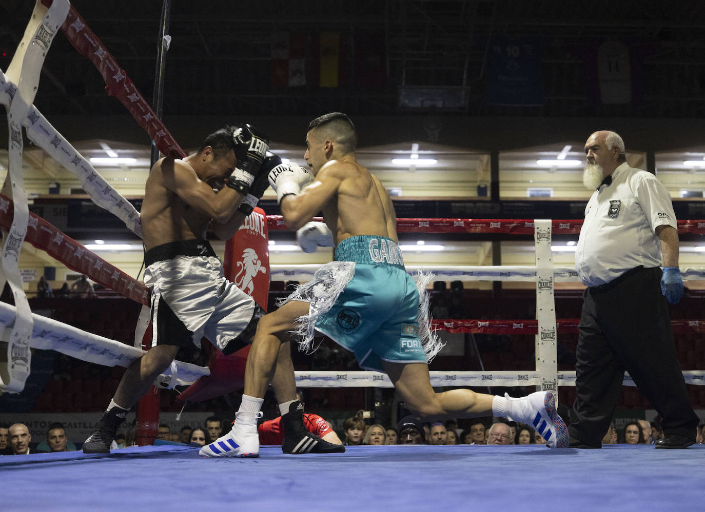 Imágenes del combate que ha dejado a Salvi sin el cinturón europeo