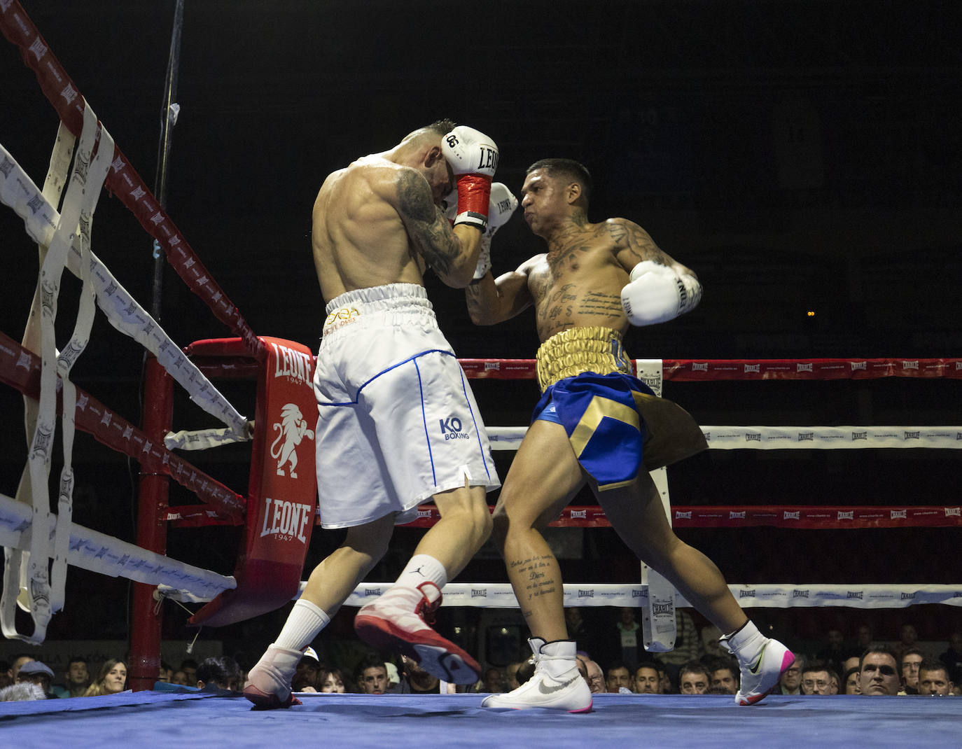 Imágenes del combate que ha dejado a Salvi sin el cinturón europeo