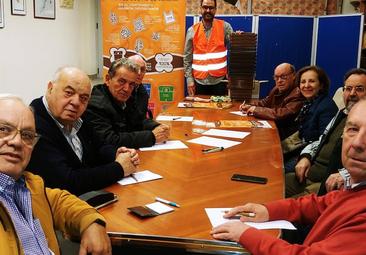 Técnicos municipales enseñan a usar bien el contenedor marrón