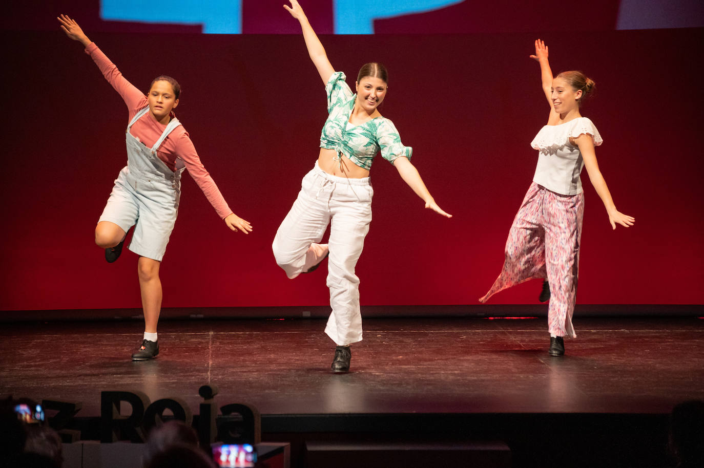 Homenaje a los voluntarios y socios de Cruz Roja en el Principal