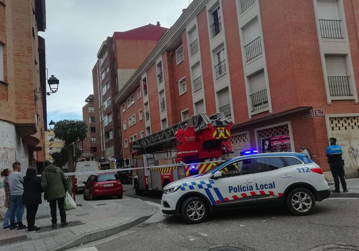 Corte el lunes de la Calle Mayor Antigua debido a las llamadas de vecinos por olor a gas.