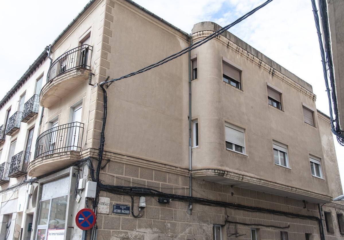 Cableado en el edificio de la calle Antonio Machado.