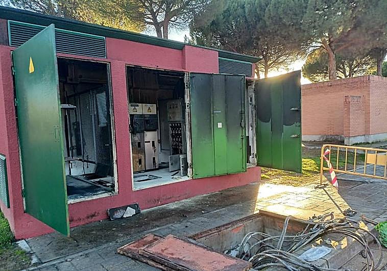 Estado en el que se encuentra el transformador de la calle Cubera de Aldeamayor.
