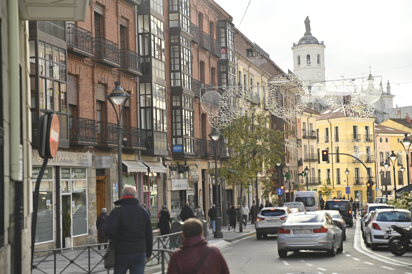 Un paseo en imágenes por la calle Angustias