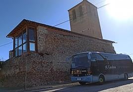 Un cajero móvil de Caixabank, en un pueblo d ela región.