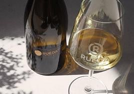 En las mesas navideñas no puede faltar un Gran Vino de Rueda.