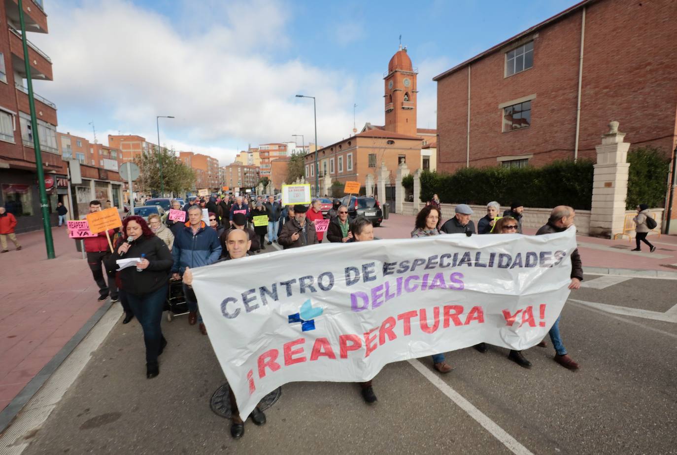 La manifestación por el Centro de Especialidades de Delicias, en imágenes