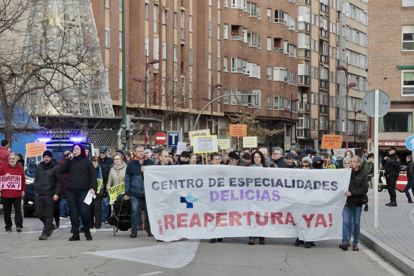 La manifestación por el Centro de Especialidades de Delicias, en imágenes