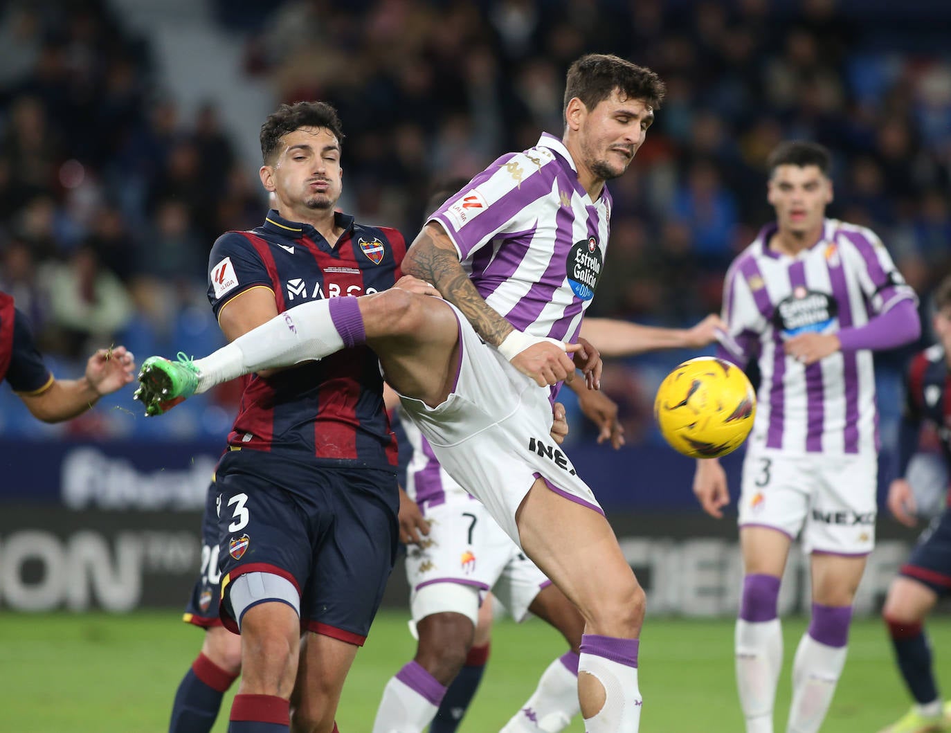 El partido entre el Levante y el Real Valladolid, en imágenes