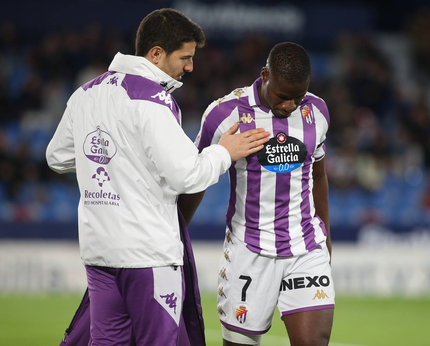 El partido entre el Levante y el Real Valladolid, en imágenes