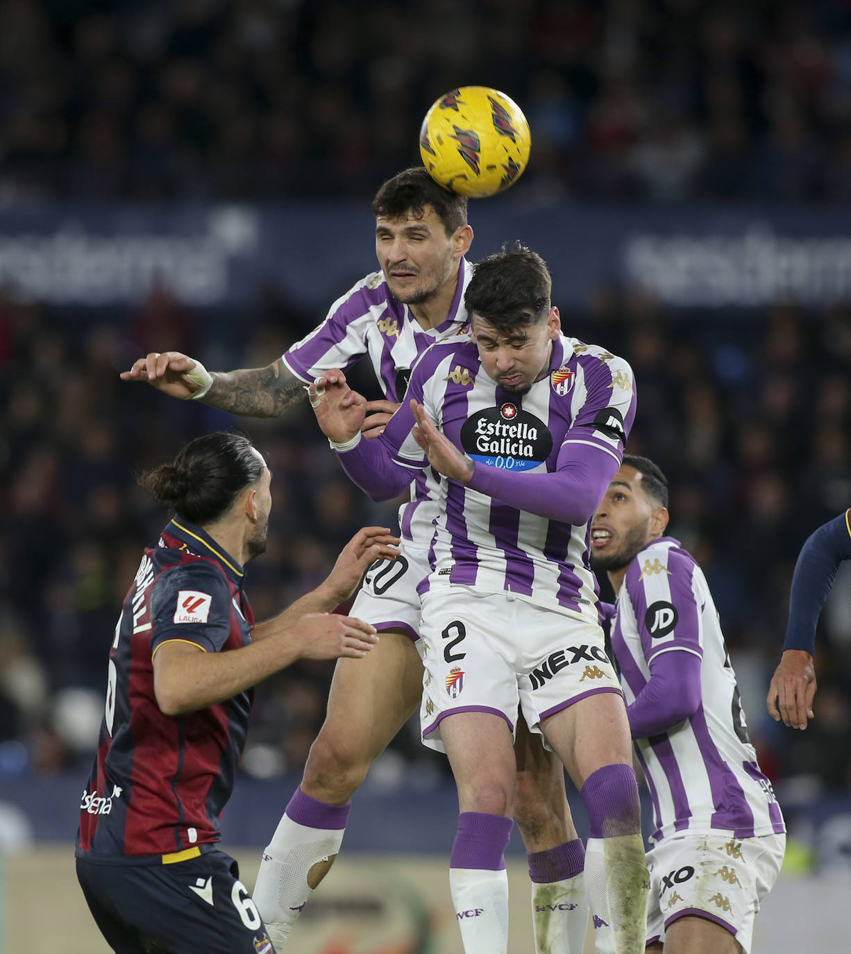 El partido entre el Levante y el Real Valladolid, en imágenes