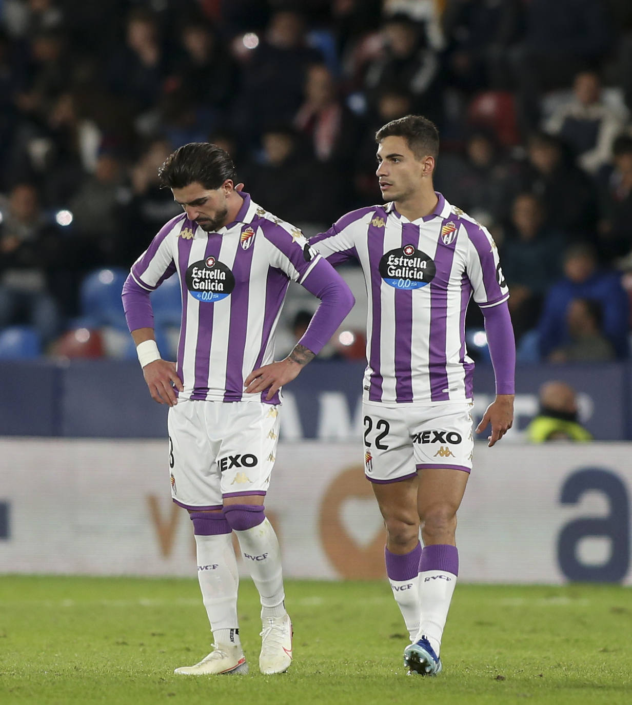 El partido entre el Levante y el Real Valladolid, en imágenes