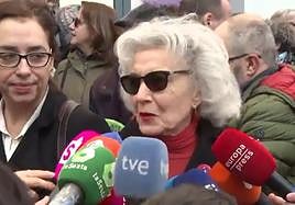 Marisa Paredes a Isabel Díaz Ayuso al llegar a la capilla ardiente de Concha Velasco: «¡Fuera!»