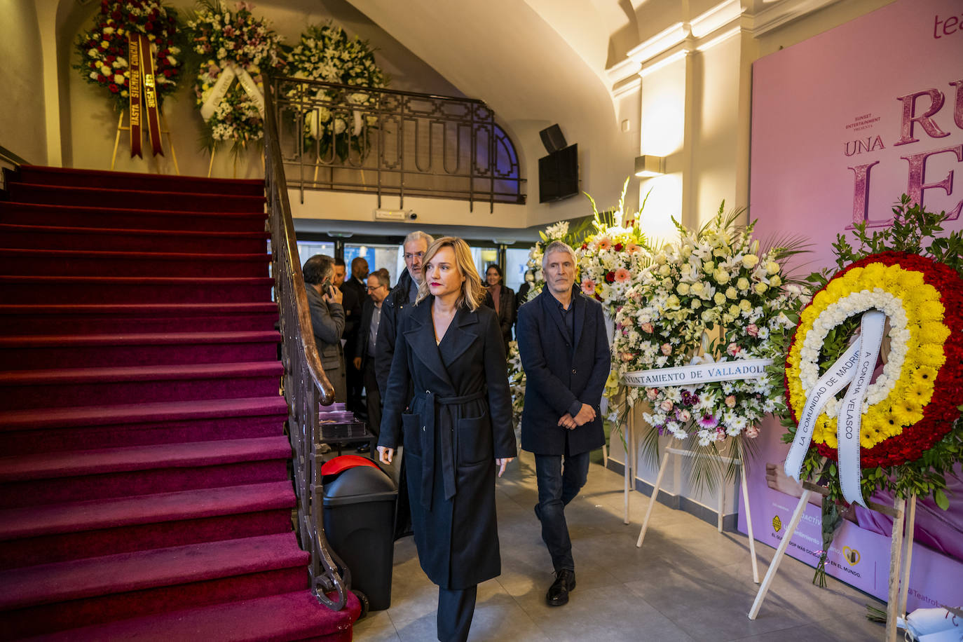 La ministra de Educación, Pilar Alegría y el titular del Interior, Fernando Grande Marlska, durante su visita la capilla ardiente de Concha Velasco.