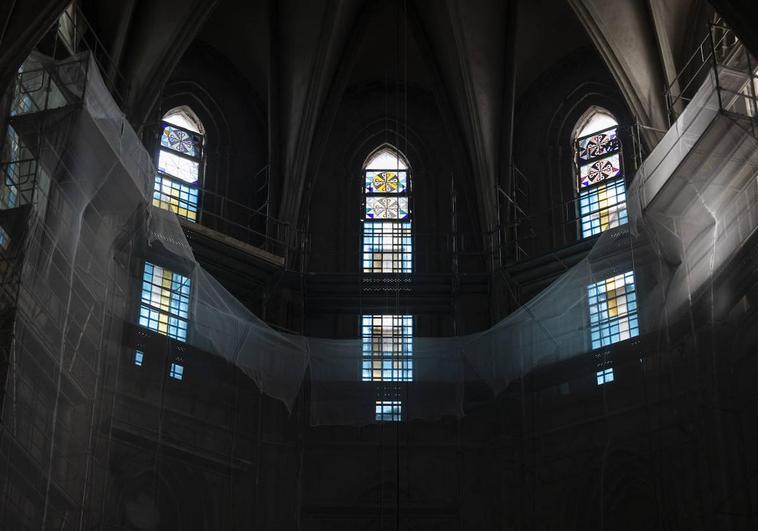 Interior del ábside de San Pablo, con los andamios para su rehabilitación.