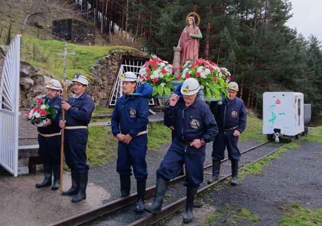 Procesión de Santa Bárbara en Velilla.