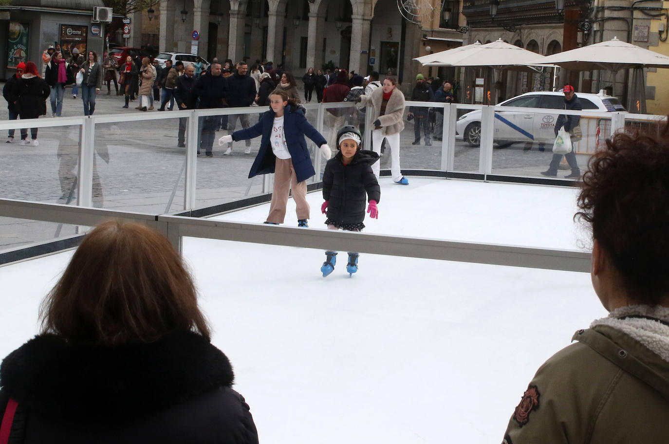 Segovia, llena de turistas durante el primer día del puente