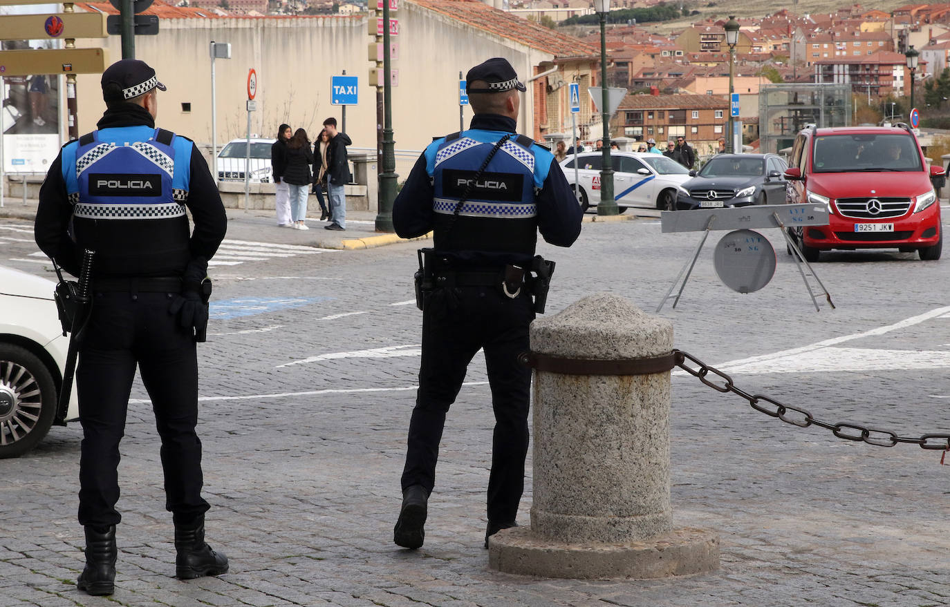 Segovia, llena de turistas durante el primer día del puente