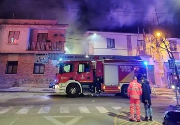 Vecinos de San Cristóbal rescatan a dos personas de un incendio en Palazuelos