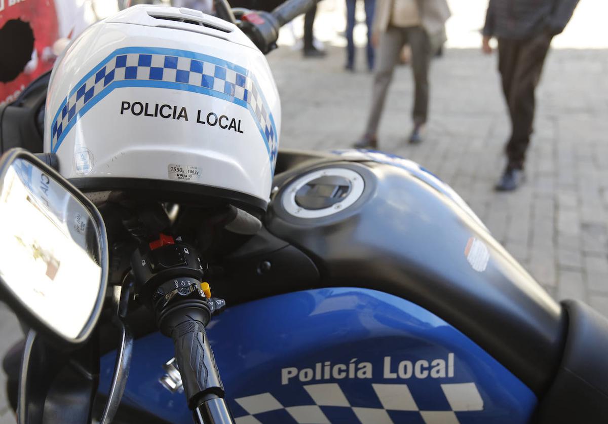 Colisiona con otro turismo al aparcar y cuadruplica la tasa de alcohol permitida