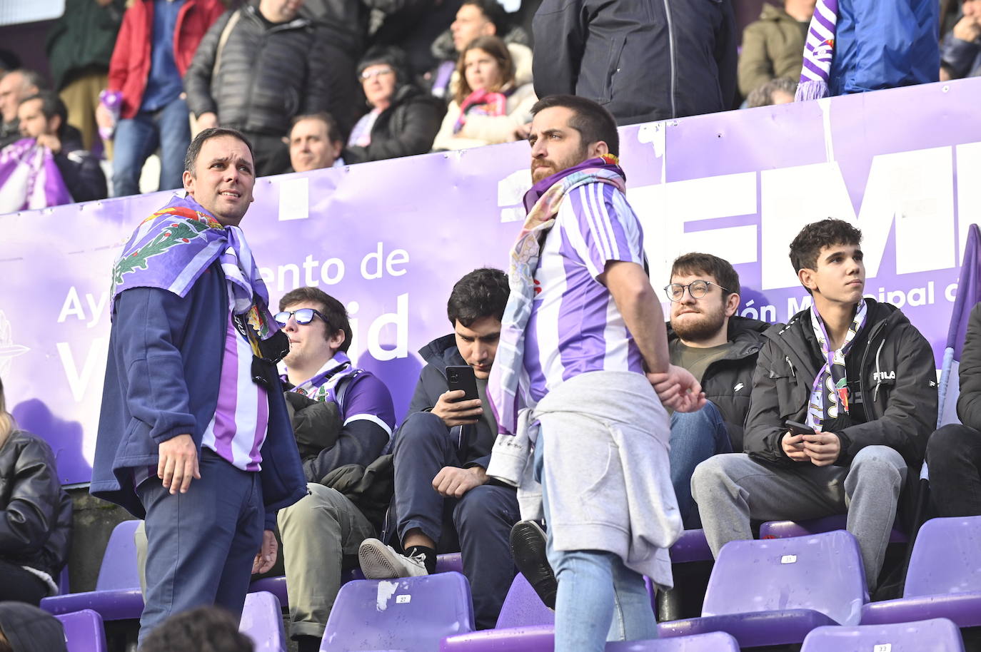 Búscate en las gradas del estadio José Zorrilla (2/4)