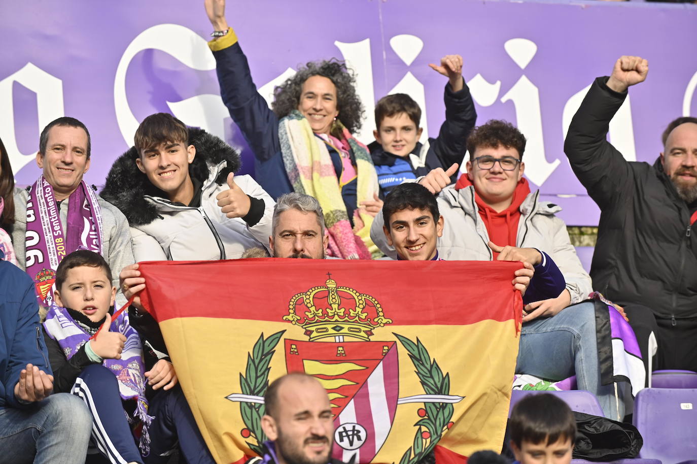 Búscate en las gradas del estadio José Zorrilla (2/4)