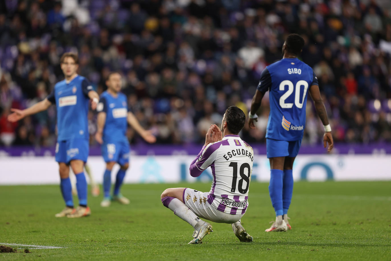 En imágenes, el partido del Real Valladolid frente al SD Amorebieta