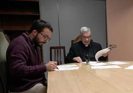 Firma del convenio entre el Ayuntamiento de Caballar y el Obispado de Segovia.